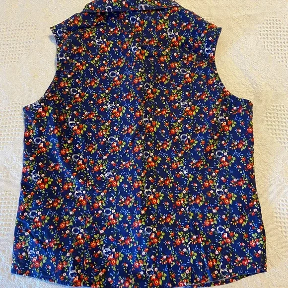 Top - Picture 2 of 10